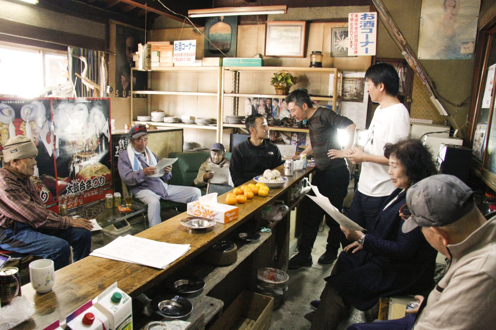 観音寺のスナック店内